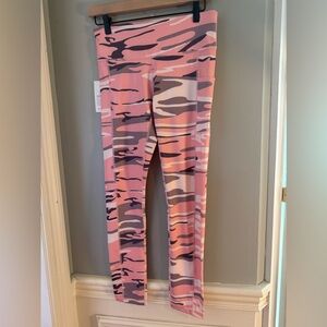 NWT Syoss Pink and Gray Full-Length Leggings with Vibrant Pattern